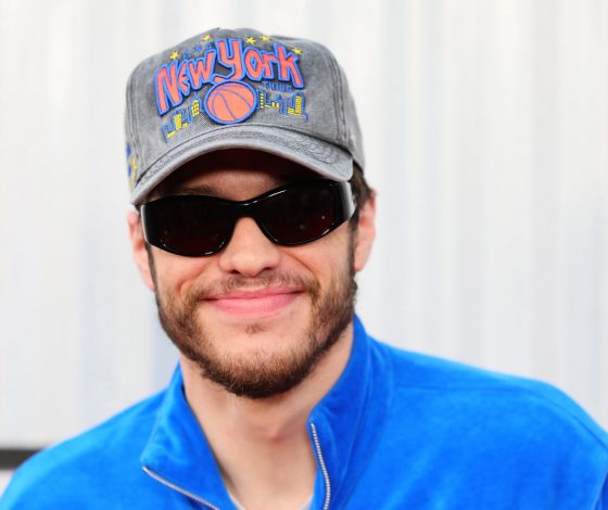 Пит Дэвидсон переживает из-за публичного заявления о беременности своей девушки