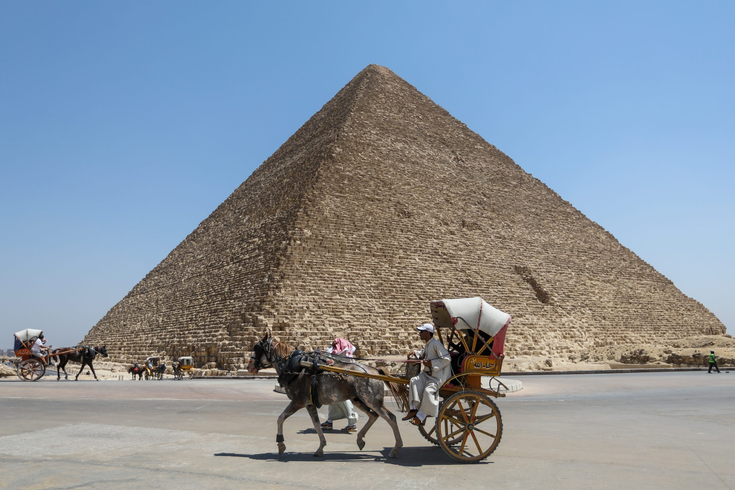 An unknown secret movement found before the Cheops pyramid