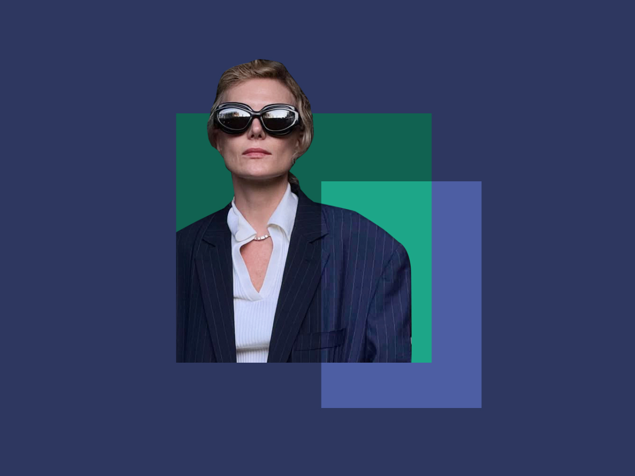 Big black glasses are the most stylish choice for this season