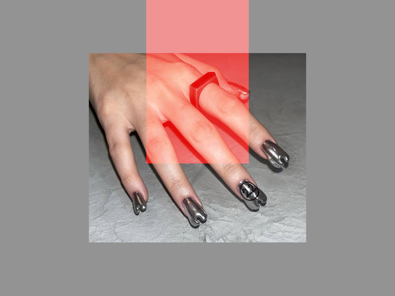 Of course-Manicure has become the strange nail train