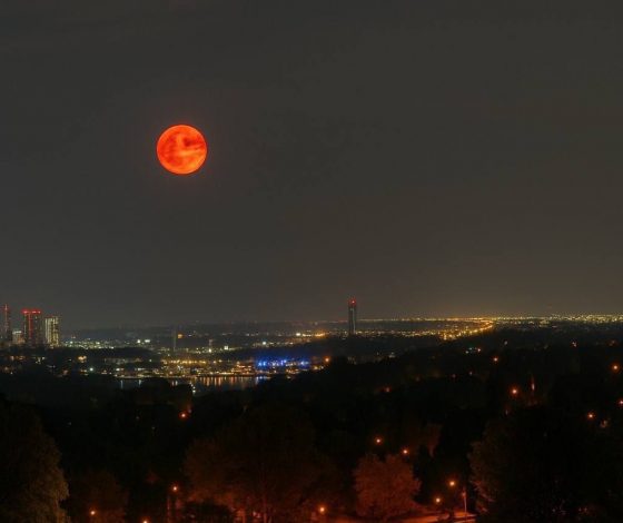Уникальное «кровавое» затмение накрыло всю Россию