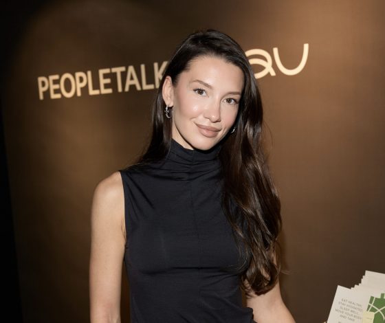 Мария Тарасова, Катя Голден, Ольга Романова и другие на поп-ап корнере PEOPLETALK x WAU на конференции «Ко-Лаб»