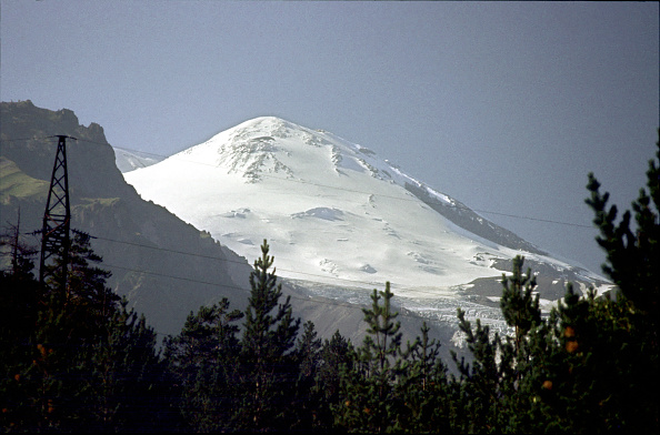 Three climbers stuck at a height of more than 5 thousand meters