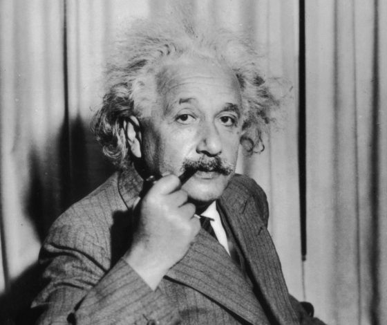 Первую скрипку Альберта Эйнштейна выставили на аукцион