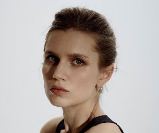 Дарья Мельникова рассказала, как совмещает кино, театр и материнство