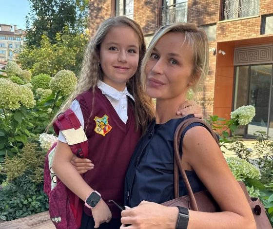 Полина Гагарина, Мот, Анастасия Решетова и другие: звезды провожают детей в школу