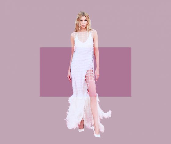 Стелла Максвелл в платье от российского бренда на дорожке 82-го Венецианского кинофестиваля