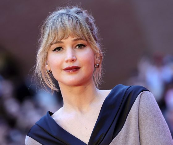 Дженнифер Лоуренс призналась, кто из семьи Кардашьян ее раздражает