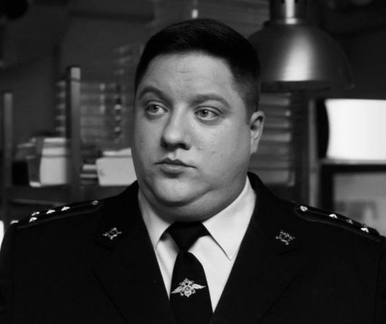 Александр Петров, Гарик Харламов и другие: звезды российского шоу-бизнеса почтили память Романа Попова