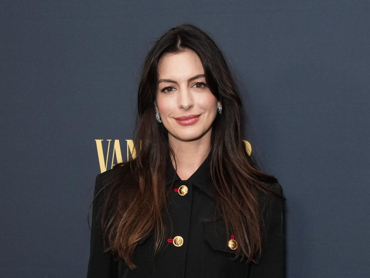 Anne Hathaway appeared on the red carpet with her husband for the first time in a long time Anne Hathaway appeared on the red carpet with her husband for the first time in a long time