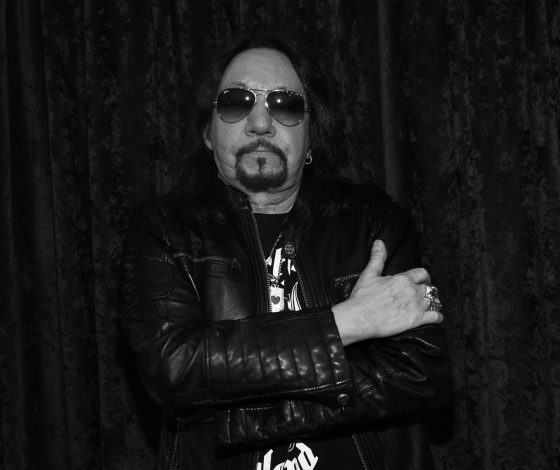 Умер гитарист и сооснователь группы Kiss Эйс Фрейли