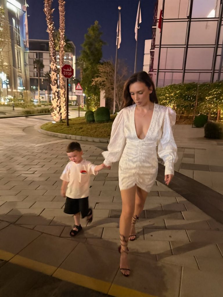 Ольга Серябкина с сыном. Фото: социальные сети