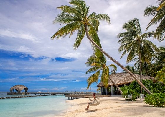 Мальдивы стали единственной страной с запретом на курение для нескольких поколений