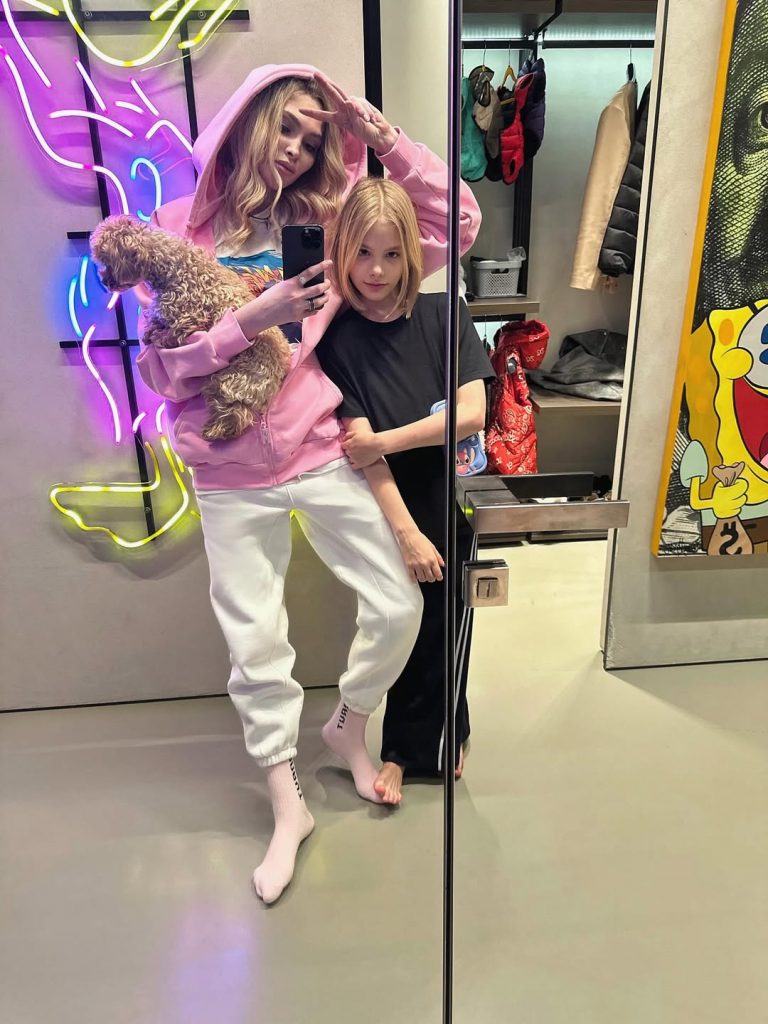 Alena Shishkova with her daughter Alisa. Photo: social networks