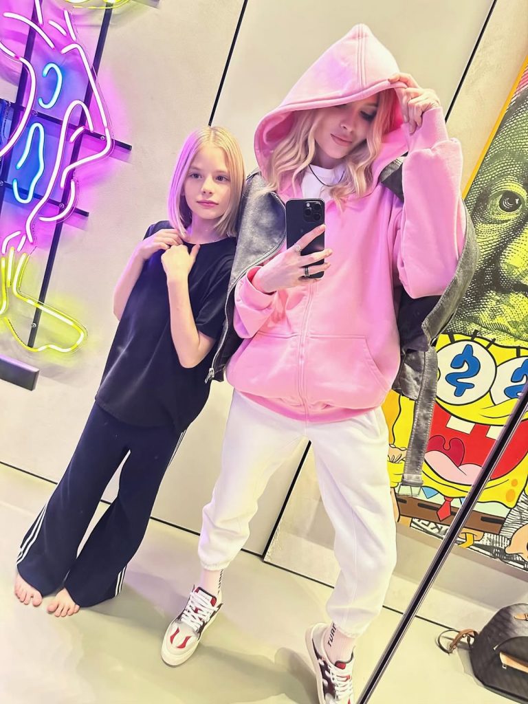 Alena Shishkova with her daughter Alisa. Photo: social networks