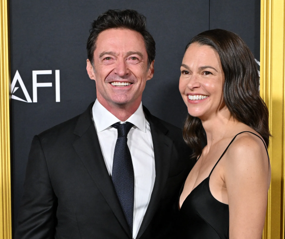 Хью Джекман впервые поделился кадрами с новой возлюбленной