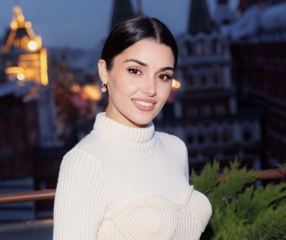 Встреча Ани Покров и Ханде Эрчел на премьере закончилась неожиданным инцидентом