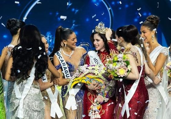 В Сети обсуждают необычный костюм одной из участниц «Мисс Вселенная – 2025»