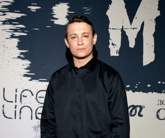 Никита Кологривый в смирительной рубашке пришел на показ сериала «Метод»