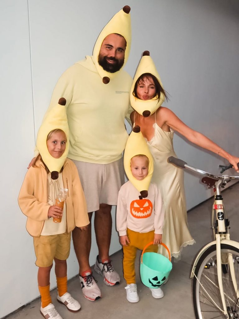 Саша Зверева с семьей. Фото: социальные сети