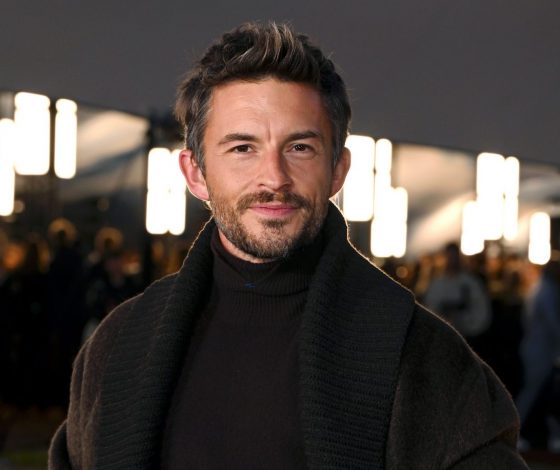 Самый сексуальный мужчина Джонатан Бэйли написал письмо себе юному