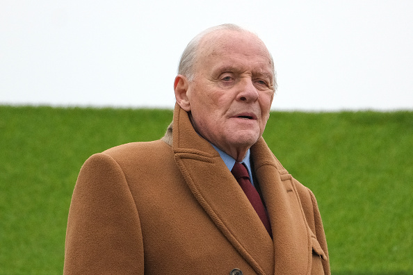 Anthony Hopkins puts his property destroyed in forest fires up for sale