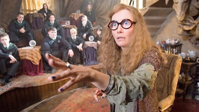 Тест: сможешь ли ты отличить реальные святочные гадания от тех, что придумали мы?