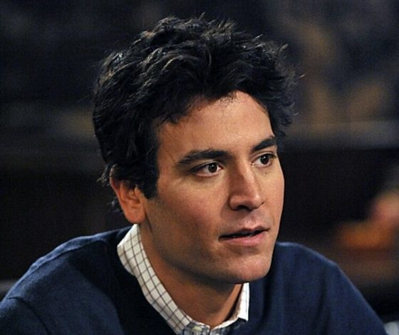 Звезда «Как я встретил вашу маму» поздравил молодоженов из Уфы – видео набрало почти 1 млн просмотров