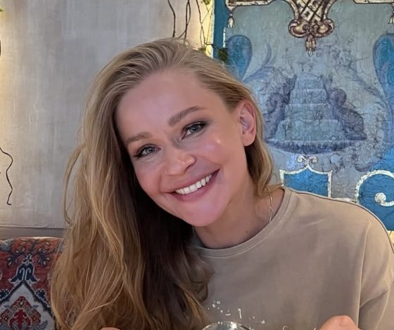 Юлия Пересильд появилась на красной дорожке «Золотого орла»