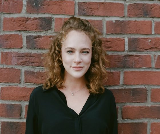 Аглая Тарасова впервые за долгое время посетила светскую премьеру