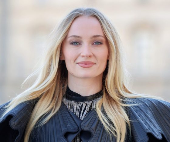 Первый взгляд на Софи Тернер в образе Лары Крофт