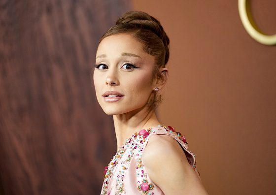 Фанаты считают, что Ариана Гранде вернулась в свою прайм-эру