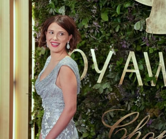 Милли Бобби Браун впервые показала лицо дочери