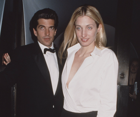 Появились первые кадры сериала про Джона Кеннеди и Кэролин Биссет-Кеннеди