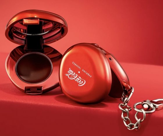 Coca-Cola выпустила лимитированную косметическую коллекцию