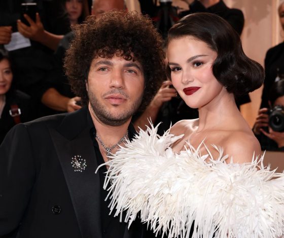 Селена Гомес и Бенни Бланко появились на красной дорожке «Золотого глобуса»