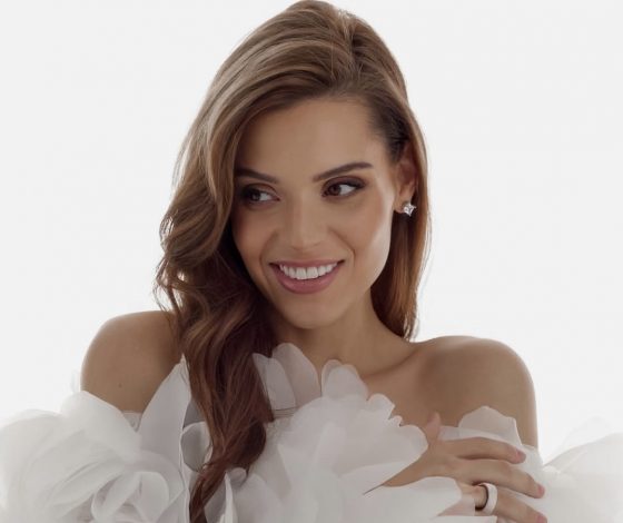 Аделина Сотникова провела открытую тренировку по фигурному катанию