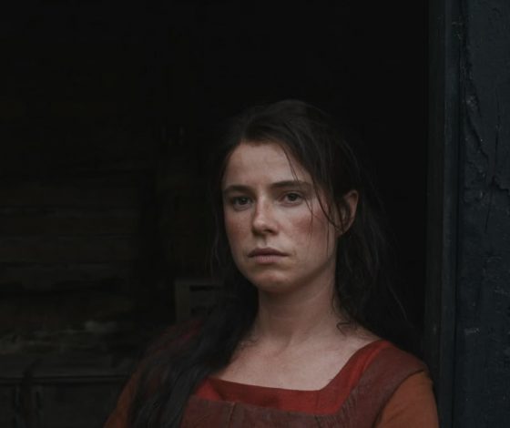 Дакота Джонсон, Джесси Бакли и Сирша Ронан сыграют «необычных» сестер на большом экране