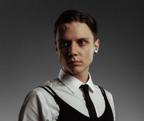 Ваня Дмитриенко впервые станет ведущим премии МУЗ-ТВ