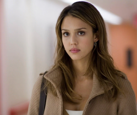 В Сети обсуждают сходство дочери Джессики Альбы со звездной мамой