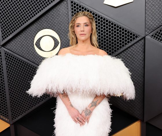 Лучшие образы на премии «Грэмми – 2026»: Кеша в платье российского бренда Atelier Biser и Тайла в архивном Dsquared2