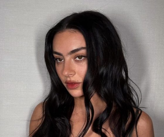 Фильм «Момент» с Charli XCX не выйдет в России