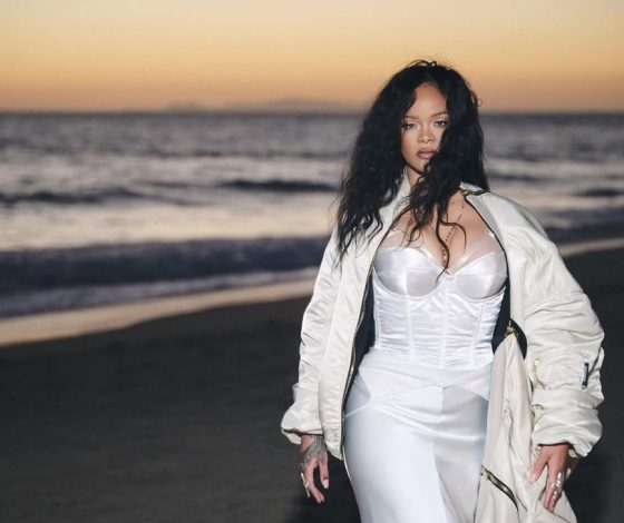 Неизвестная напала на Рианну