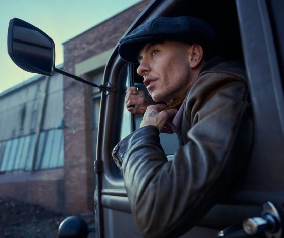 Барри Кеоган и Миа Маккенна-Брюс замечены на съемках байопика о The Beatles