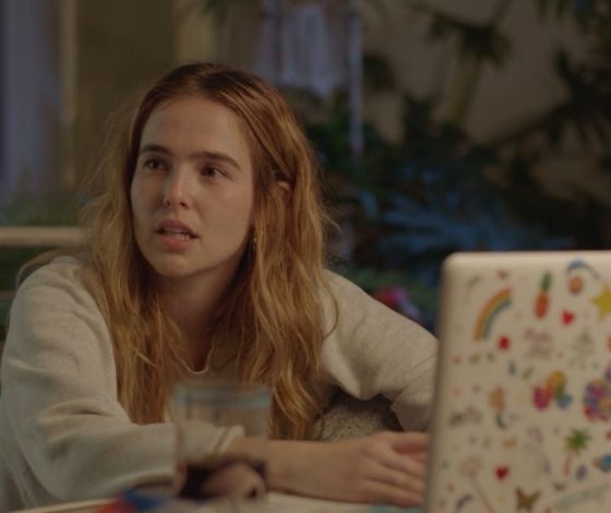 Суд оштрафовал соцсети за зависимость человека от них