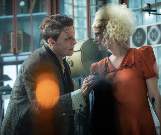 Зрители в восторге от новой драмы с Кристианом Бэйлом и Джесси Бакли в главных ролях