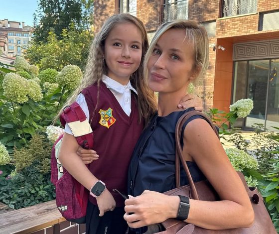 Полина Гагарина поделилась редкими фотографиями дочери в честь ее девятилетия