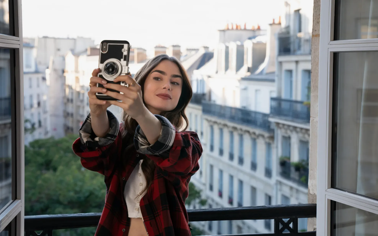 Как из селфи сделать профессиональную фотосессию через нейросеть