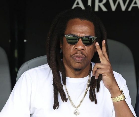Jay-Z громко вернулся на сцену с диссами на Дрейка и Канье Уэста