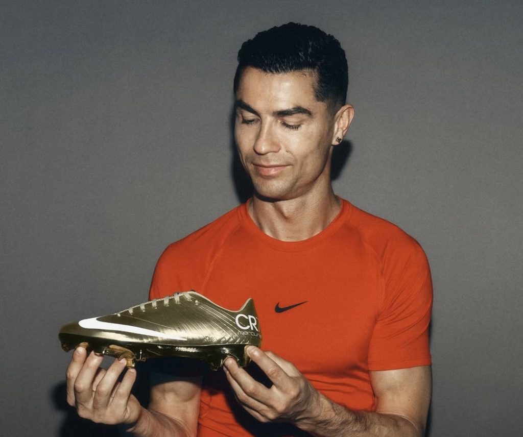https://peopletalk.ru/article/messi-i-ronaldu-vpervye-mogut-sygrat-v-odnoj-komande/